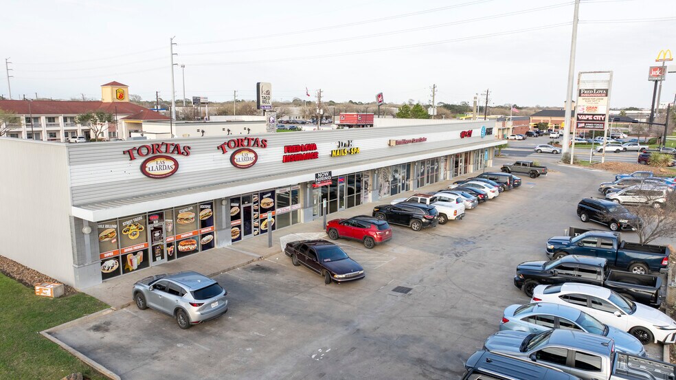 More Photos Of 28120 Southwest Fwy, Rosenberg Storefront For Lease