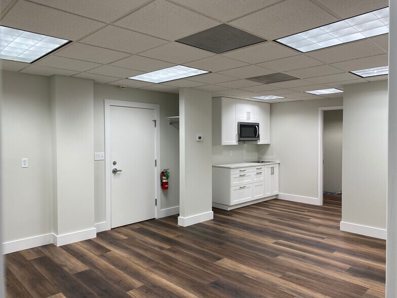 More Photos Of 75 Claremont Rd, Bernardsville Office For Lease