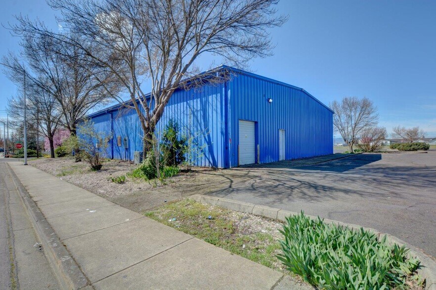 More Photos Of 2465 Avenue A, White City Freestanding For Sale