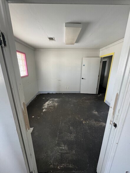 More Photos Of 418 Beauty Ln, Whitesboro Specialty For Lease