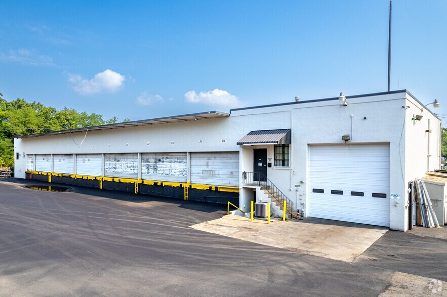 More Photos Of 7235 Boulevard Ave, Pennsauken Warehouse For Lease
