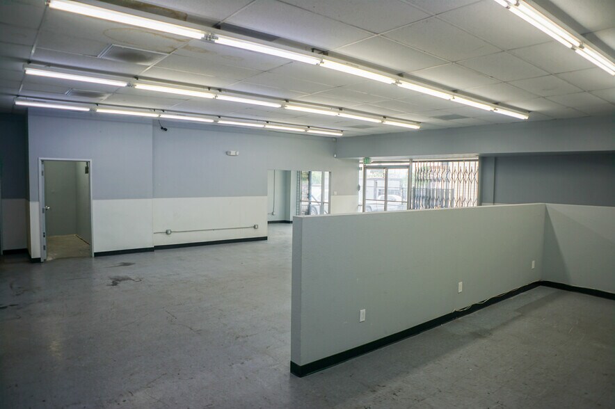 More Photos Of 4803-4809 Melrose Ave, Los Angeles Freestanding For Lease