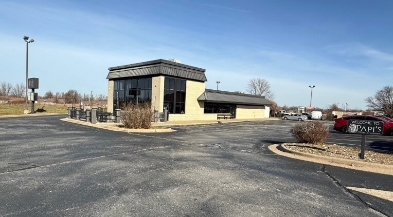 More Photos Of 808 S Illinois Ave, Republic Fast Food For Sale