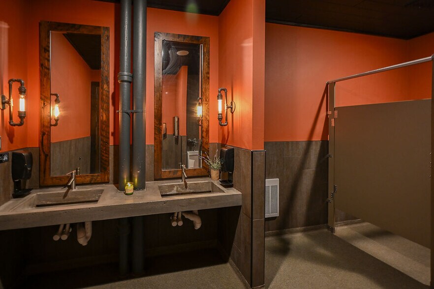 More Photos Of 234 Walnut St, Spooner Restaurant For Sale