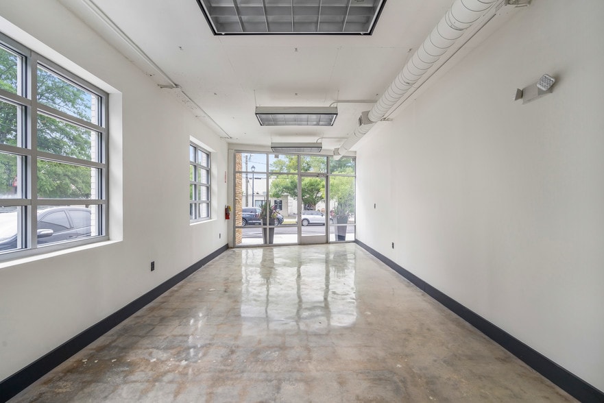 More Photos Of 5502 Peachtree Rd, Chamblee Storefront Retail Office For Lease