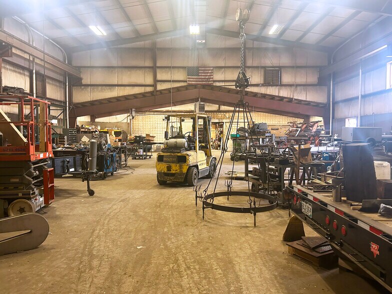 More Photos Of 5281 Lincoln St, Denver Manufacturing For Lease