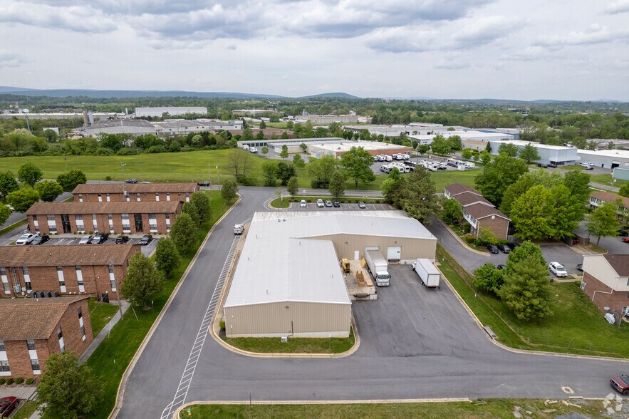 More Photos Of 3018 Shawnee Dr, Winchester Flex For Lease