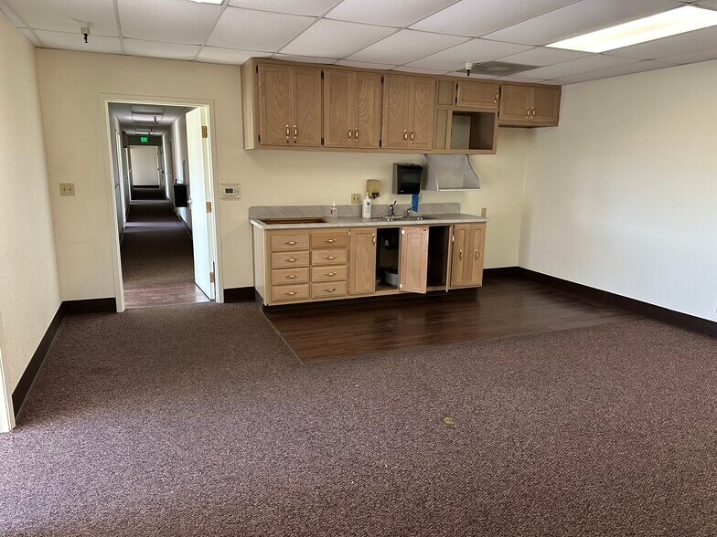 More Photos Of 370 Ryan Ave, Chico Manufacturing For Lease