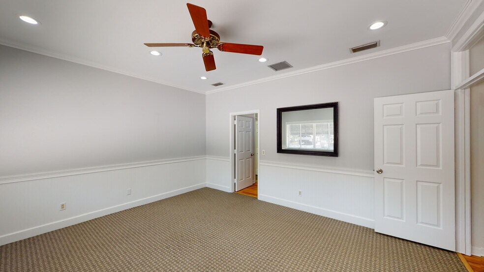 More Photos Of 2127 10th Ave, Vero Beach Office Residential For Sale