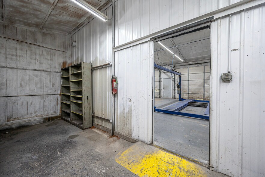 More Photos Of 11206 N Broadway Ave, Ada Warehouse For Sale