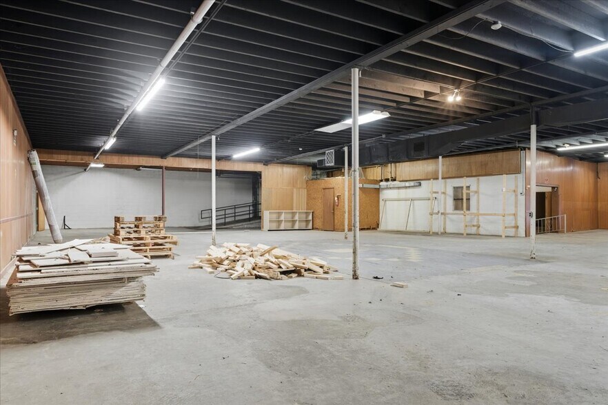 More Photos Of 778 Westover Dr, Danville Flex For Sale