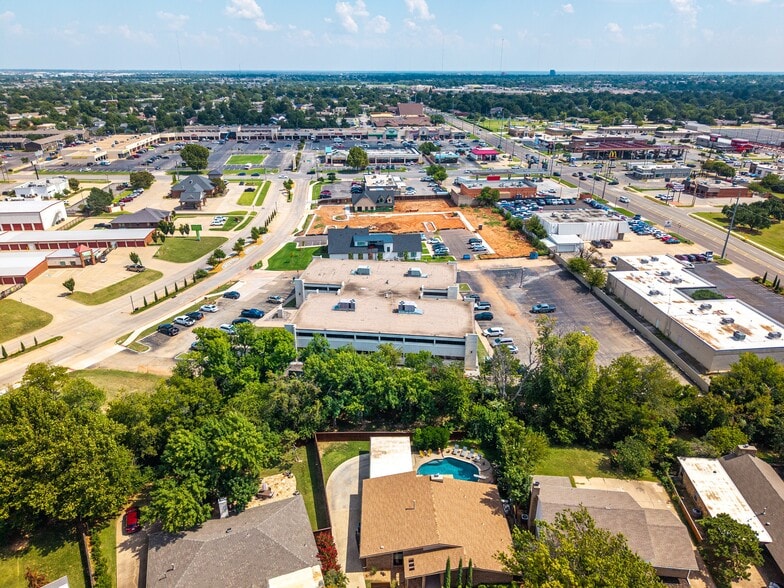 More Photos Of 11032 Quail Creek Rd, Oklahoma City Office For Lease