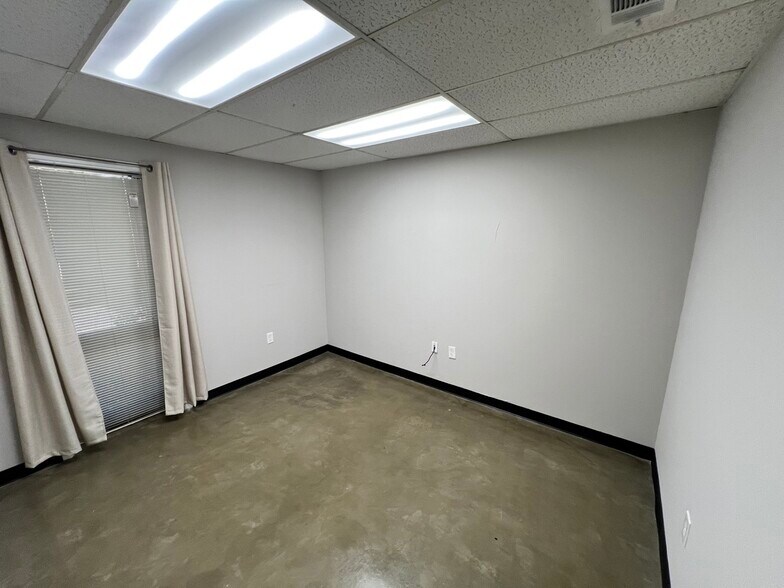 More Photos Of 212-232 Saint Paul St, Pearl Office For Lease