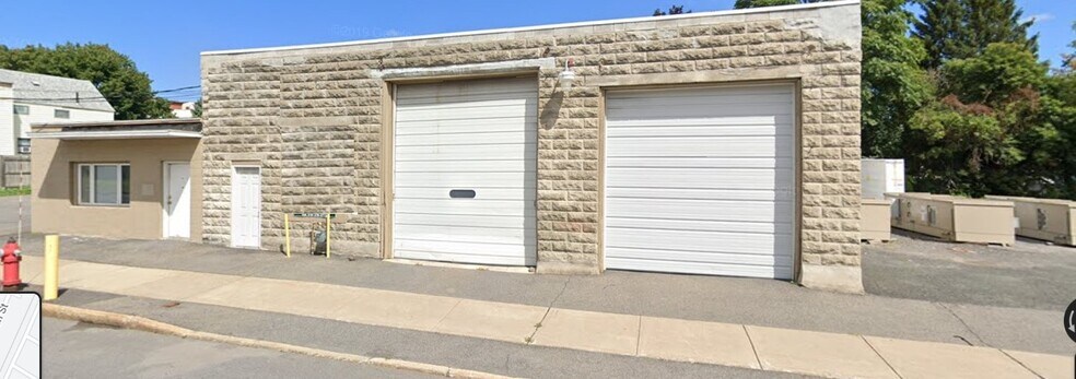 More Photos Of 17 Erie St, Albany Warehouse For Lease