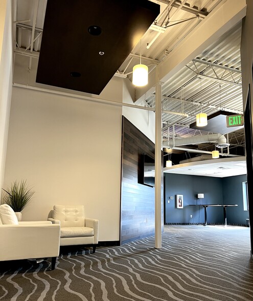 More Photos Of 12345 Portland Ave, Burnsville Flex For Lease