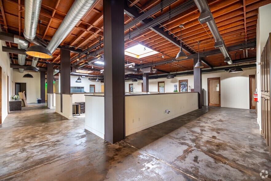 More Photos Of 3211 Cahuenga Blvd W, Los Angeles Loft Creative Space For Lease