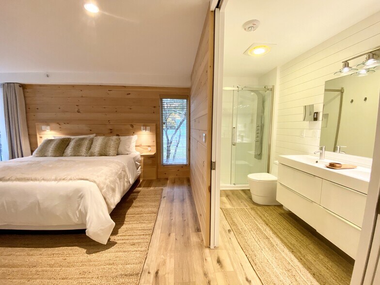 More Photos Of 2906 White Mountain Hwy, North Conway Hotel For Sale