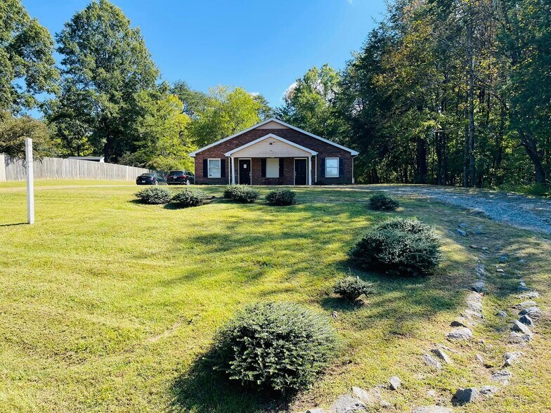 More Photos Of 301 W Main St, Stoneville Office For Sale