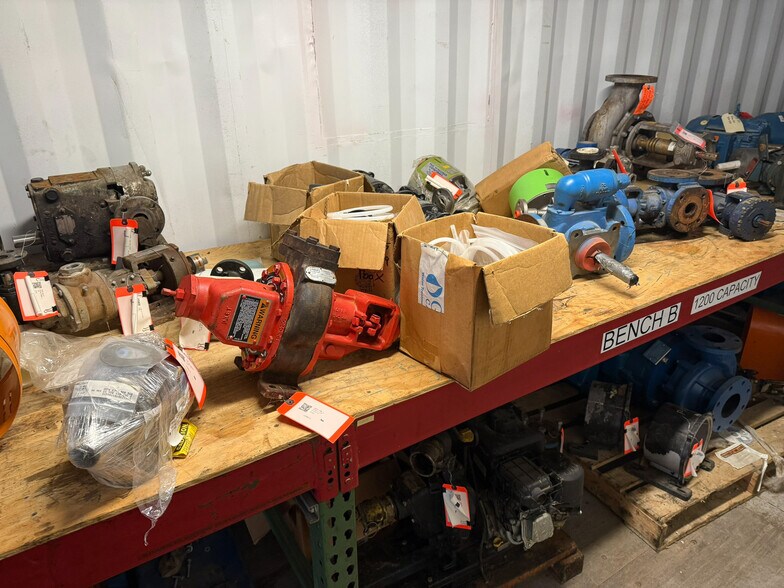 More Photos Of 5640 44th Ave S, Clinton Office For Sale