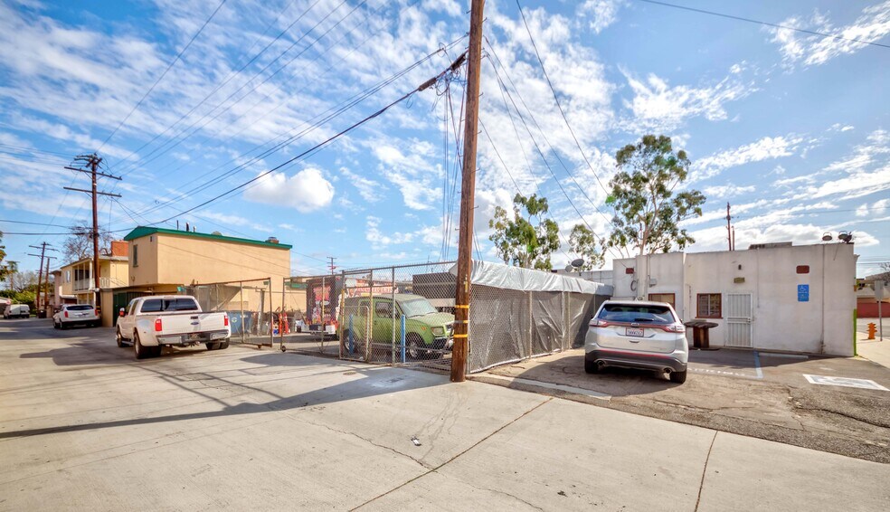 More Photos Of 701-709 E Artesia Blvd, Long Beach Storefront For Lease