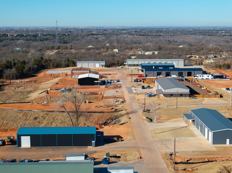 More Photos Of 551 Koloa Ave, Edmond Warehouse For Sale