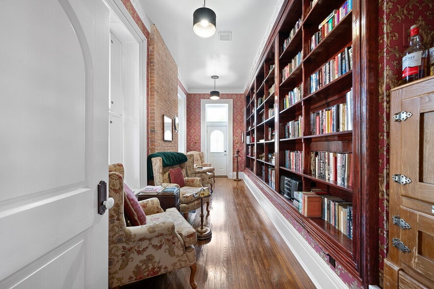 More Photos Of 403 E Adams St, Sandusky Hospitality For Sale