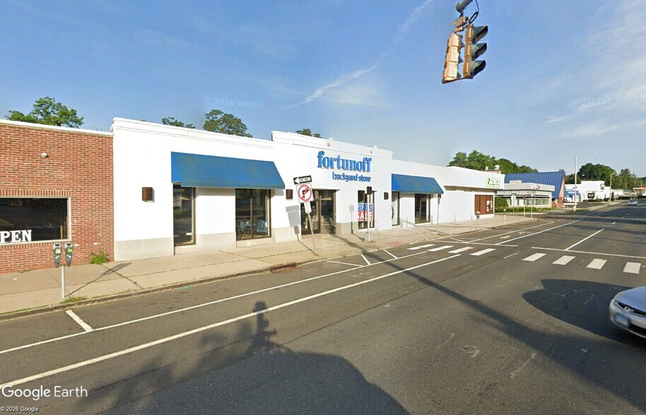 More Photos Of 2300-2344 Summer St, Stamford Storefront For Lease