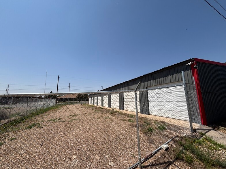 More Photos Of 402 50th St, Lubbock Self Storage For Sale