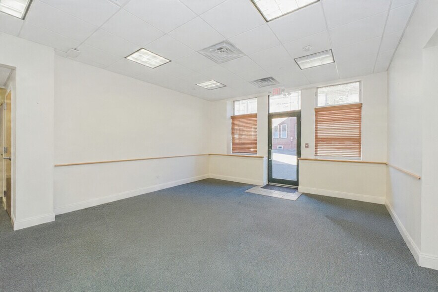 More Photos Of 6 Drummond Pl, Red Bank Office For Lease