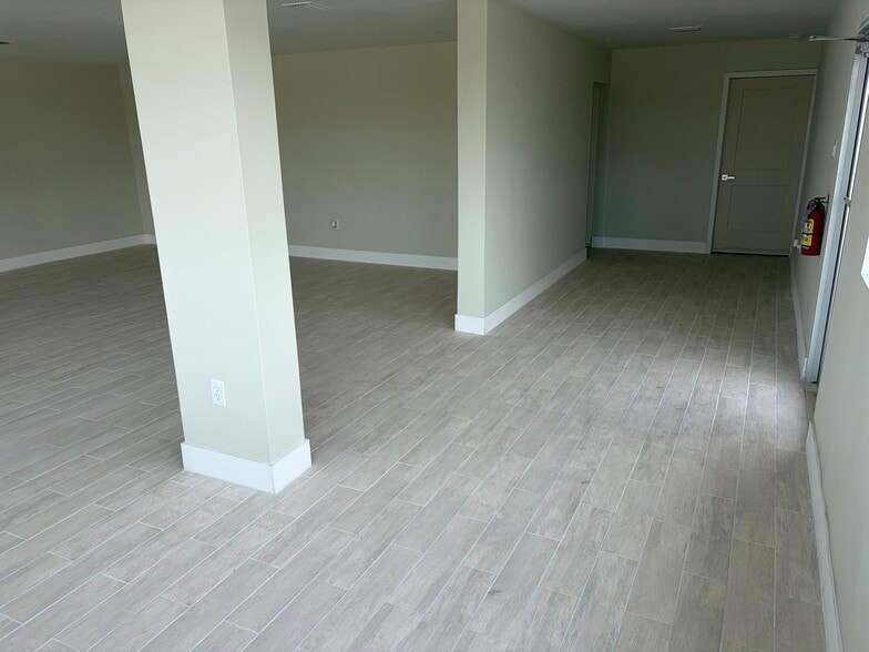 More Photos Of 17440 NW 2nd Ave, Miami Auto Repair For Sale