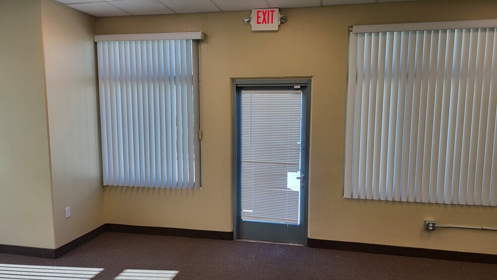 More Photos Of 7381 Prairie Falcon Rd, Las Vegas Medical For Lease