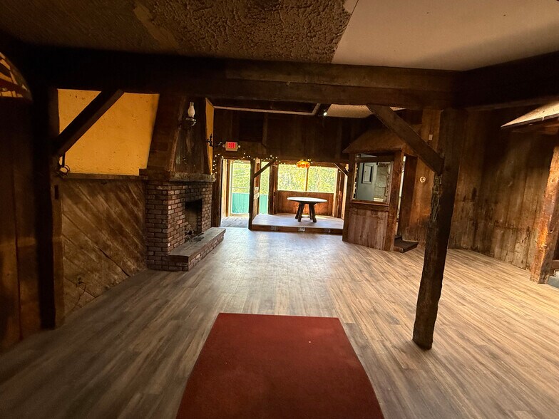 More Photos Of 57 Gleneida Ave, Carmel Restaurant For Sale