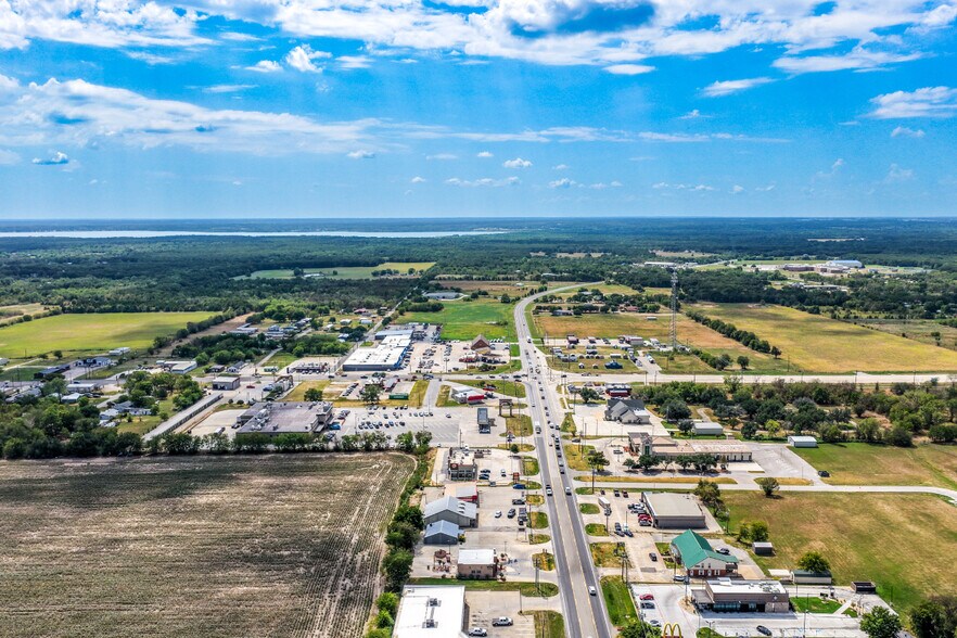 More Photos Of 8883-8885 State Highway 34 S, Quinlan Office For Lease