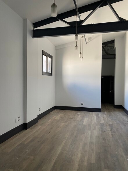 More Photos Of 163 Imlay St, Brooklyn Warehouse For Lease