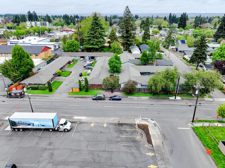 More Photos Of 1049 SE Walnut St, Hillsboro Apartments For Sale