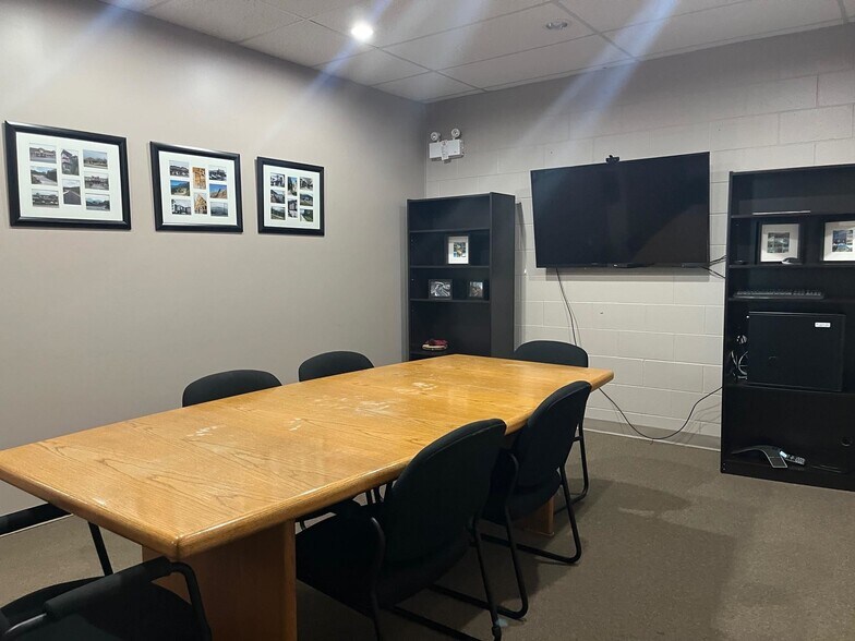 More Photos Of 9094 Young Rd, Chilliwack Office For Sale