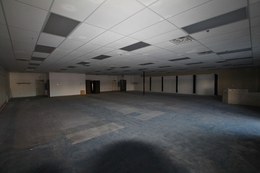 More Photos Of 35-75 S Gibson Rd, Henderson Unknown For Lease