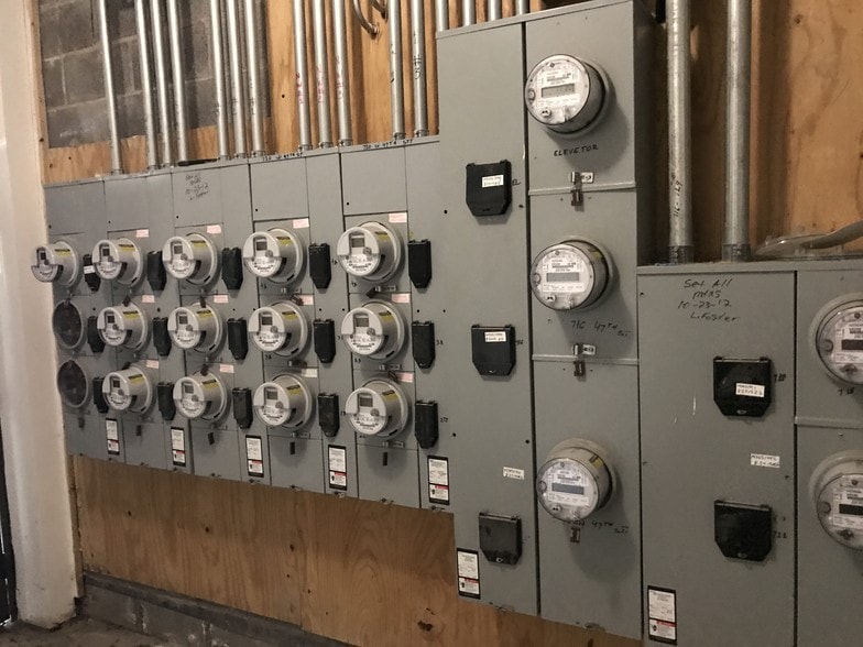 More Photos Of 720 W 47th St, Chicago Apartments For Lease