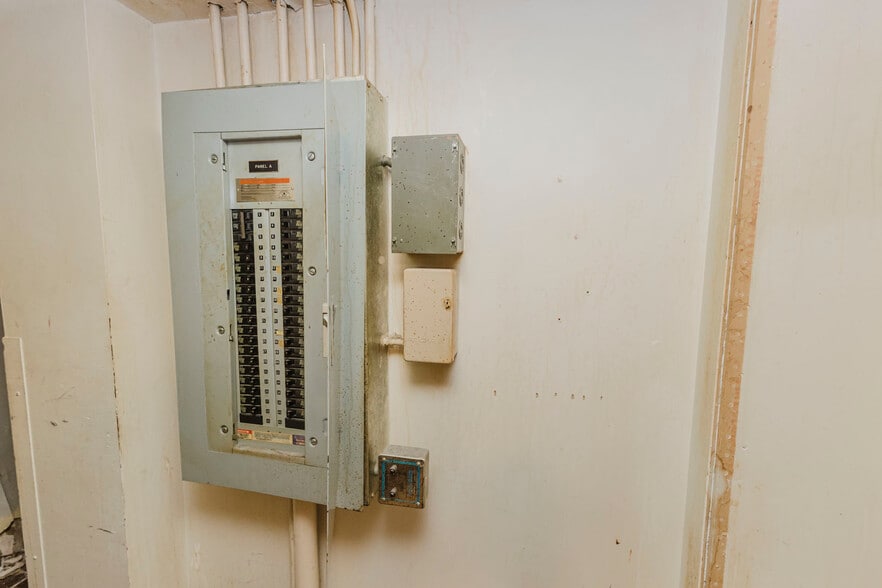 More Photos Of 1560 S Topeka St, Wichita Lodge Meeting Hall For Sale