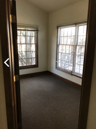 More Photos Of 4345 Meigs Ave, Waterford Office For Lease