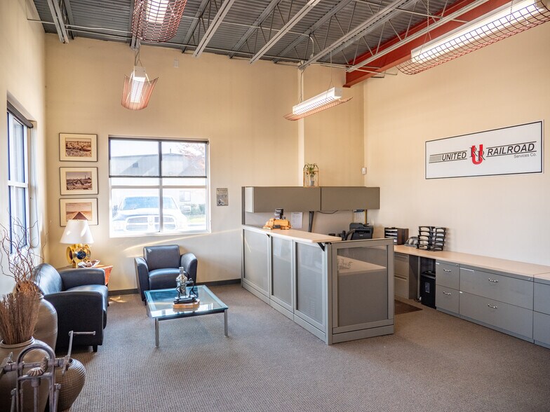 More Photos Of 2000 W Hamilton Pl, Englewood Office For Lease
