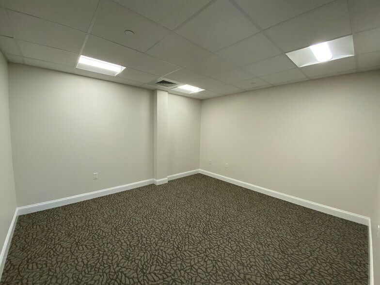 More Photos Of 1274 Osgood St, North Andover Office For Lease
