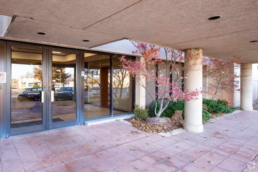 More Photos Of 2901-2915 N Classen Blvd, Oklahoma City Office For Lease