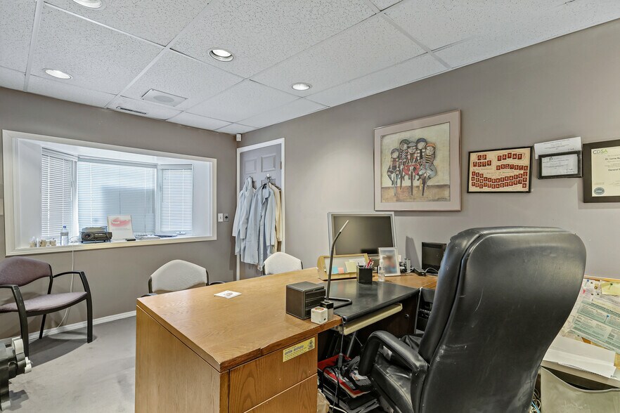 More Photos Of 5600 Elbow Dr SW, Calgary Medical For Sale