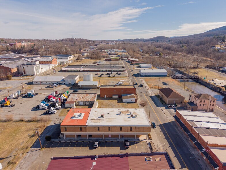 More Photos Of 65 E Main St, Pulaski Office For Sale