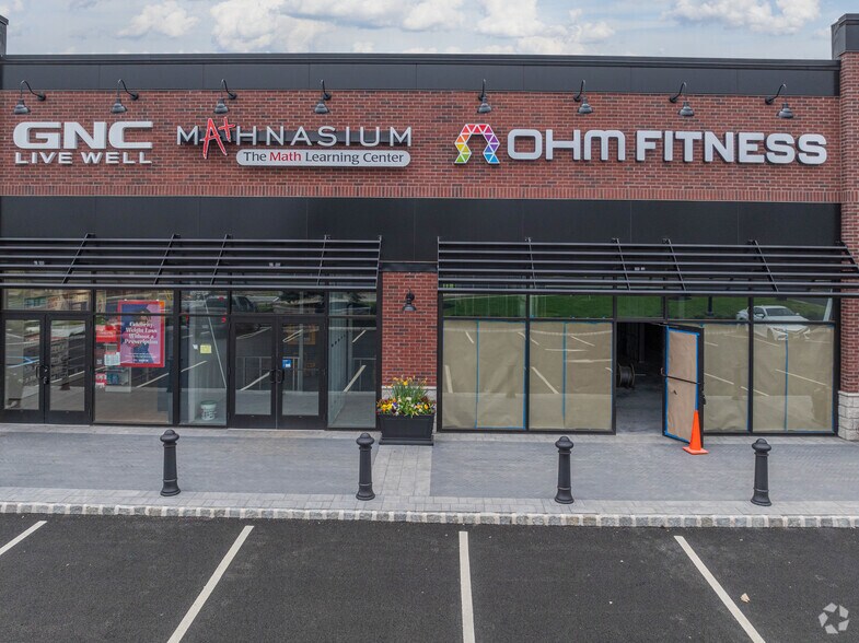 More Photos Of 1591-1593 Alps Rd, Wayne General Retail For Lease
