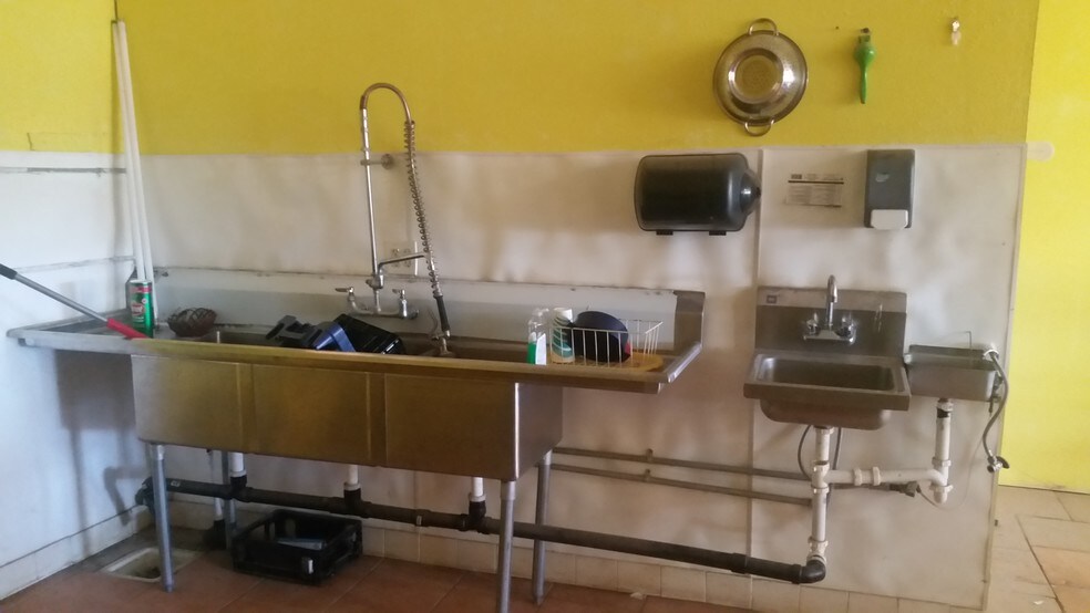 More Photos Of 14514 Excelsior Ave, Hanford General Retail For Sale