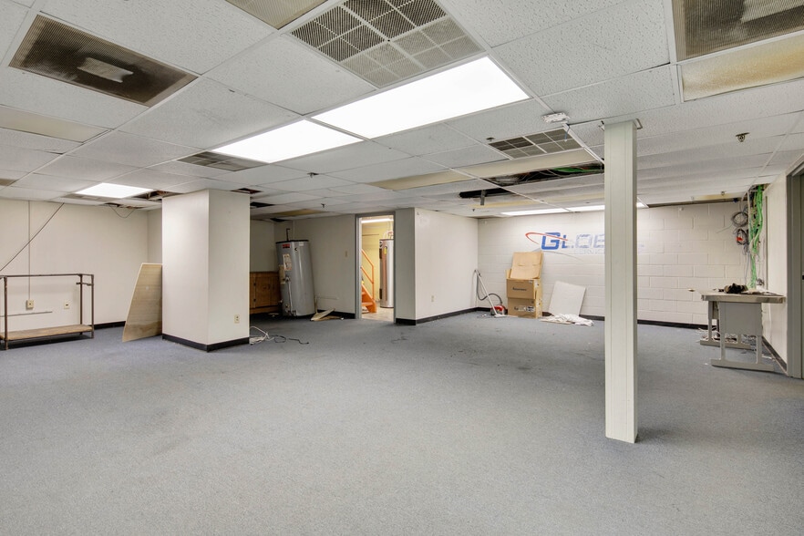 More Photos Of 3036 Gillespie St, Fayetteville Manufacturing For Lease