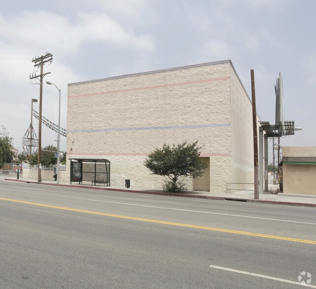 More Photos Of 11357 Sherman Way, Sun Valley Freestanding For Lease