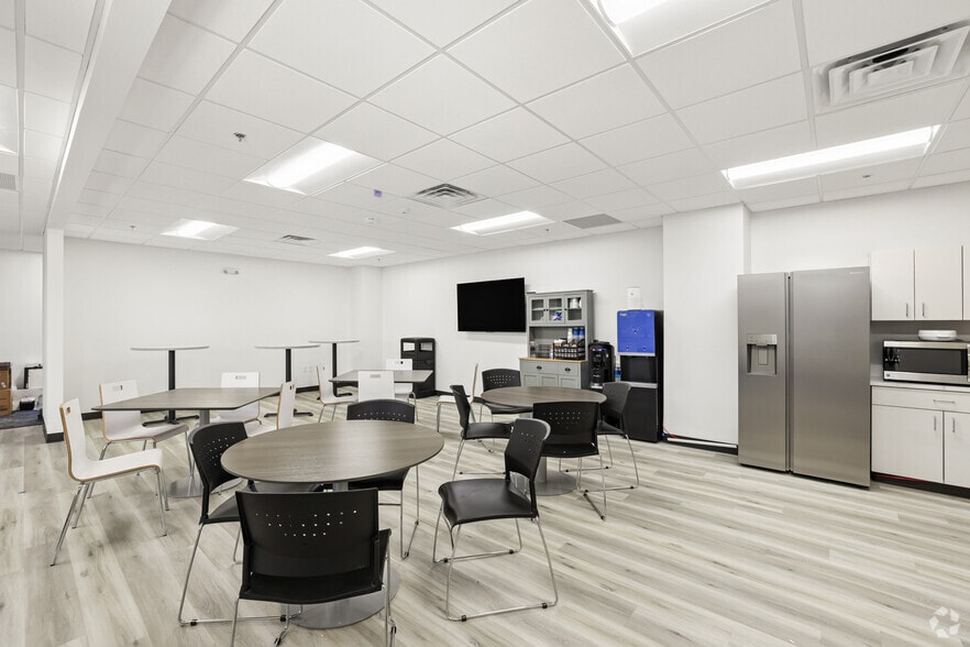 More Photos Of 111 Westwood Pl, Brentwood Office For Lease